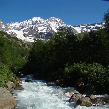 Alojamento de Acomodação e Pequeno-almoço Tre Alberi Liberi Alagna Valsesia